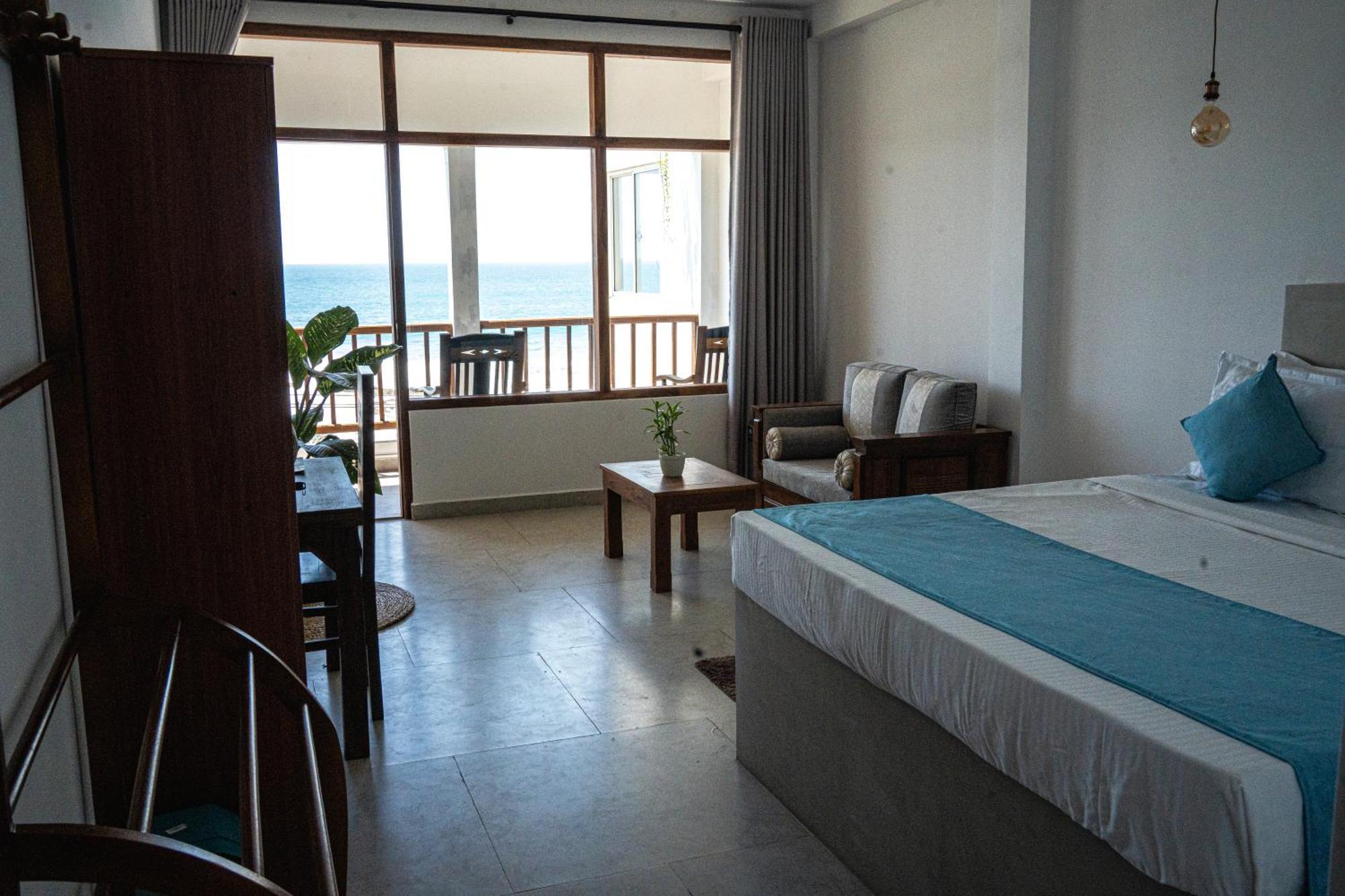 Cocos Hotel Midigama Exterior photo