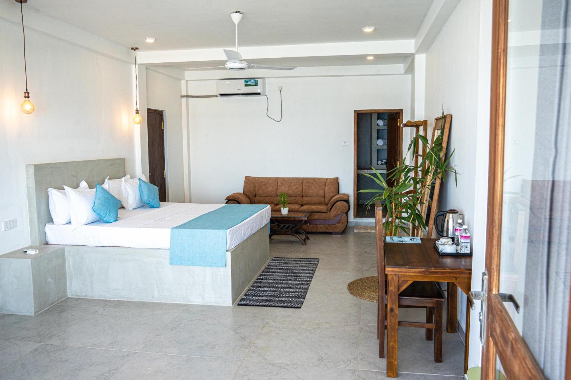 Cocos Hotel Midigama Exterior photo