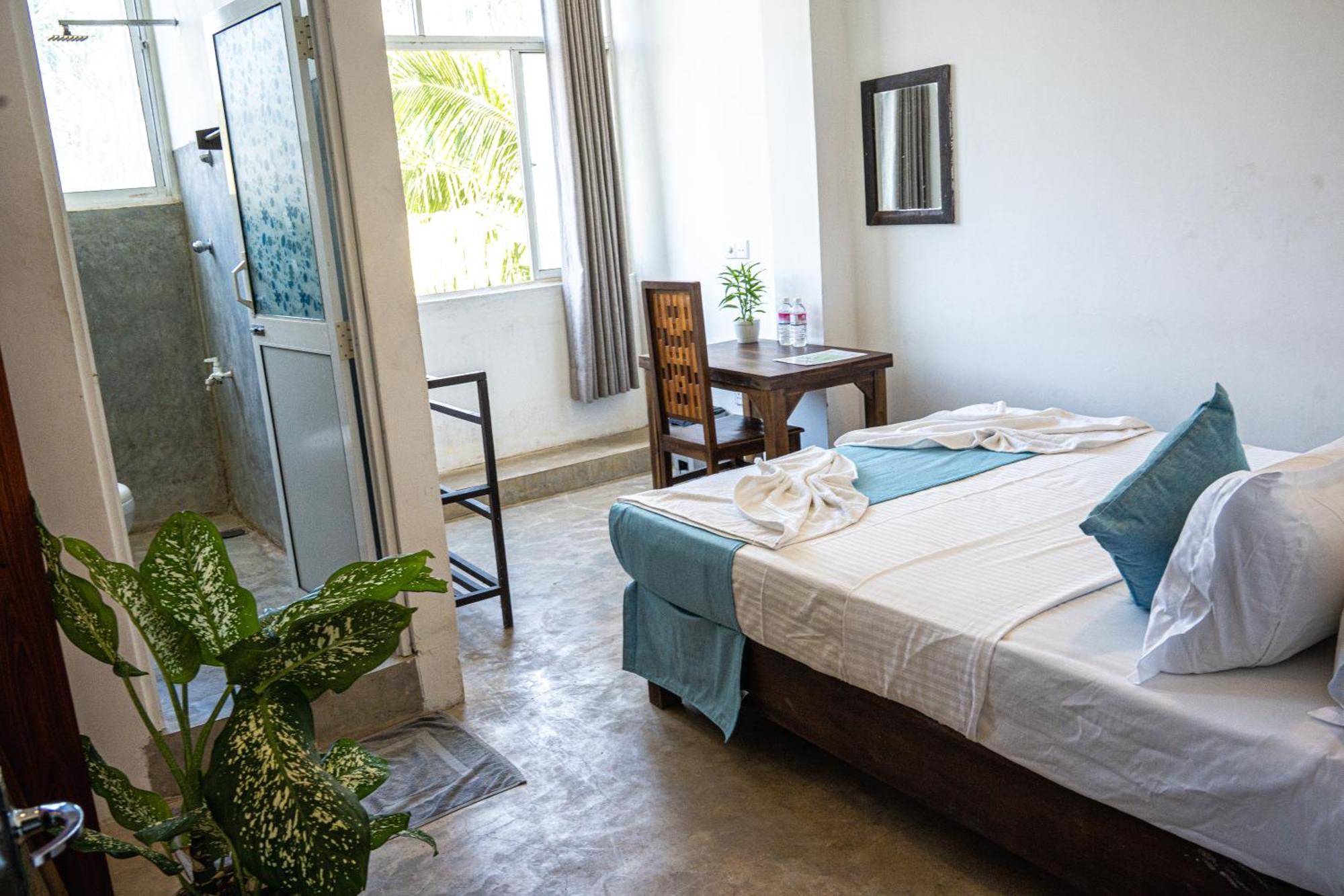 Cocos Hotel Midigama Exterior photo