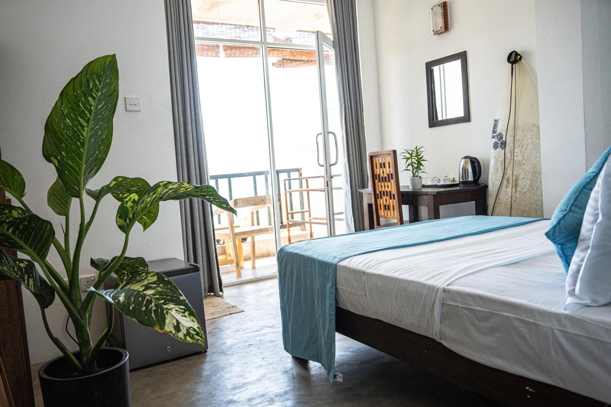 Cocos Hotel Midigama Exterior photo
