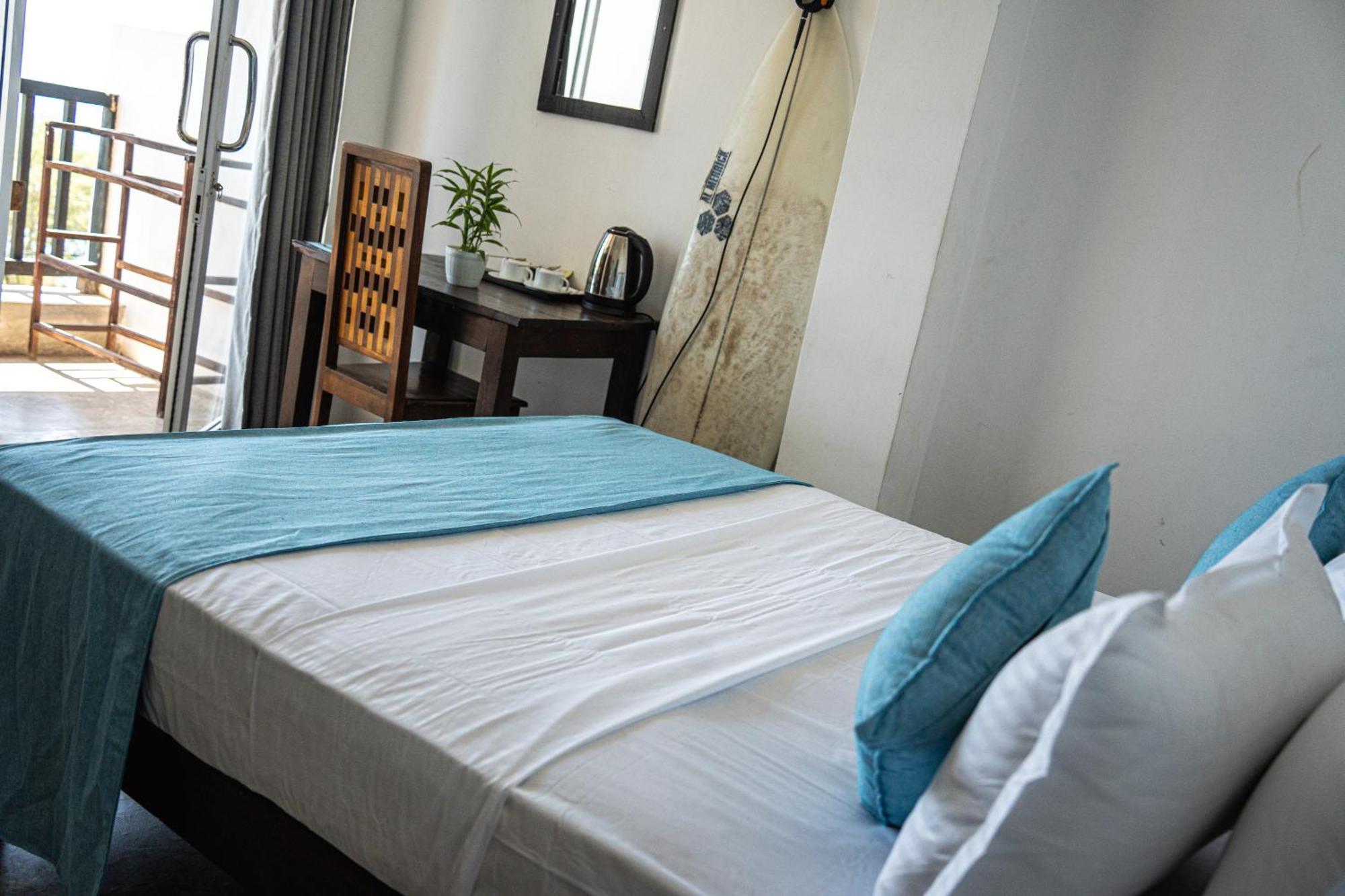 Cocos Hotel Midigama Exterior photo