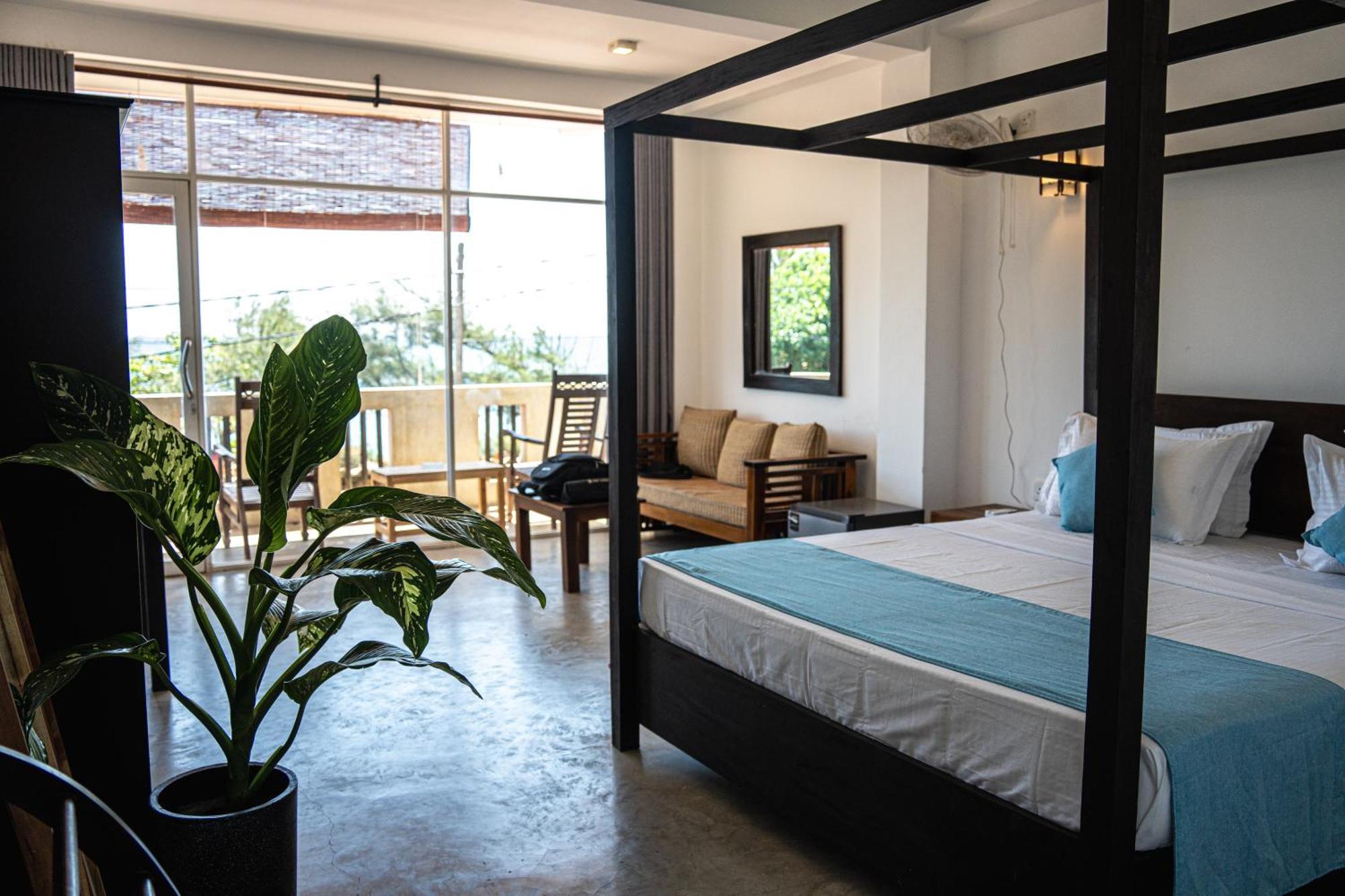 Cocos Hotel Midigama Exterior photo